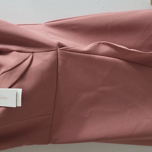 Formal dress brand new salmon color - Picture 3 of 7